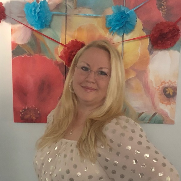 Meet your Posher, Crystal - Picture 3 of 3